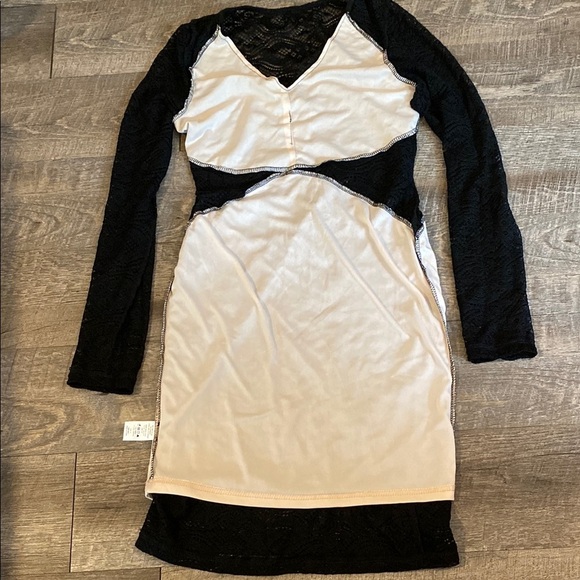 Black and Tan V-Neck Bodycon Midi Dress - Picture 5 of 9